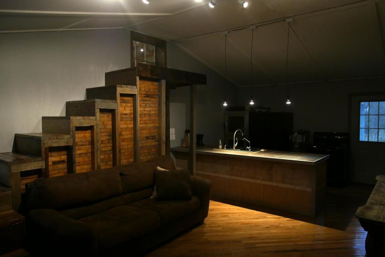 פרנץ' ליק Lost River Hostel מראה חיצוני תמונה